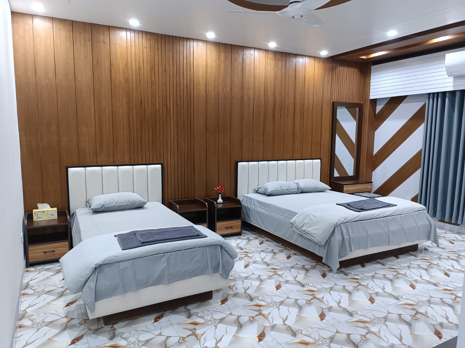 Welcome to Zamzam Guest House, a comfortable and affordable place to stay in Feni, Bangladesh.